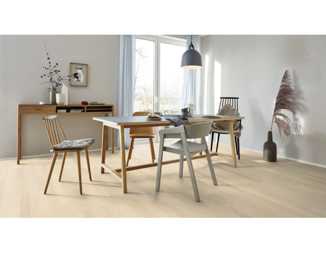 Trisluoksnė parketlentė Boen Longstrip Uosis Andante White Live Matt