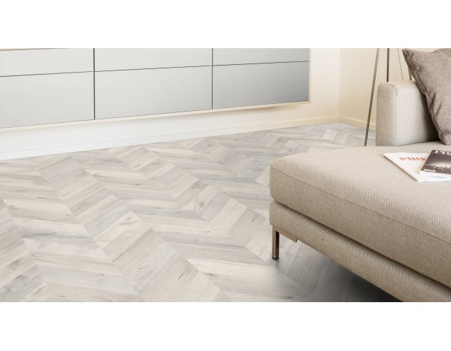 IŠPARDAVIMAS Laminuotos grindys Kaindl Natural Touch Wide 8.0 Fishbone Ąžuolas Alnwig